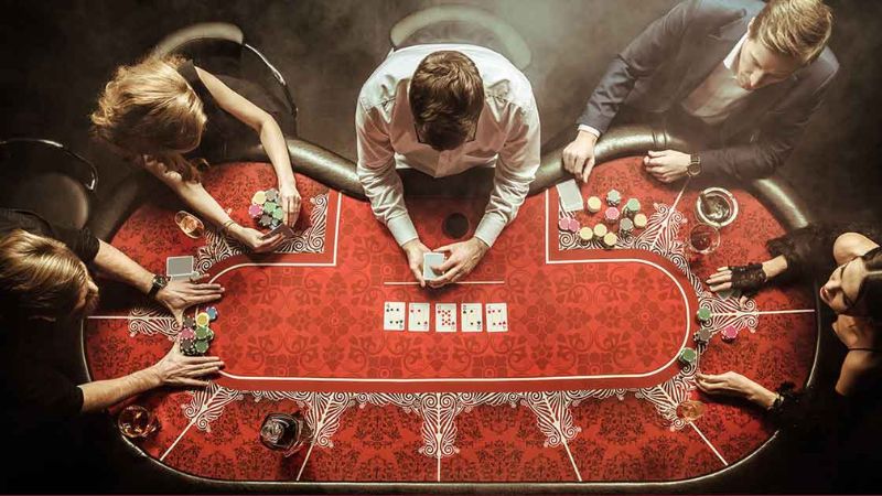 Luật chơi đơn giản để tham gia vào game của Poker là gì? 